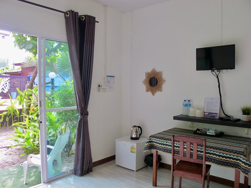 Oasis Lipe Resort 33/66