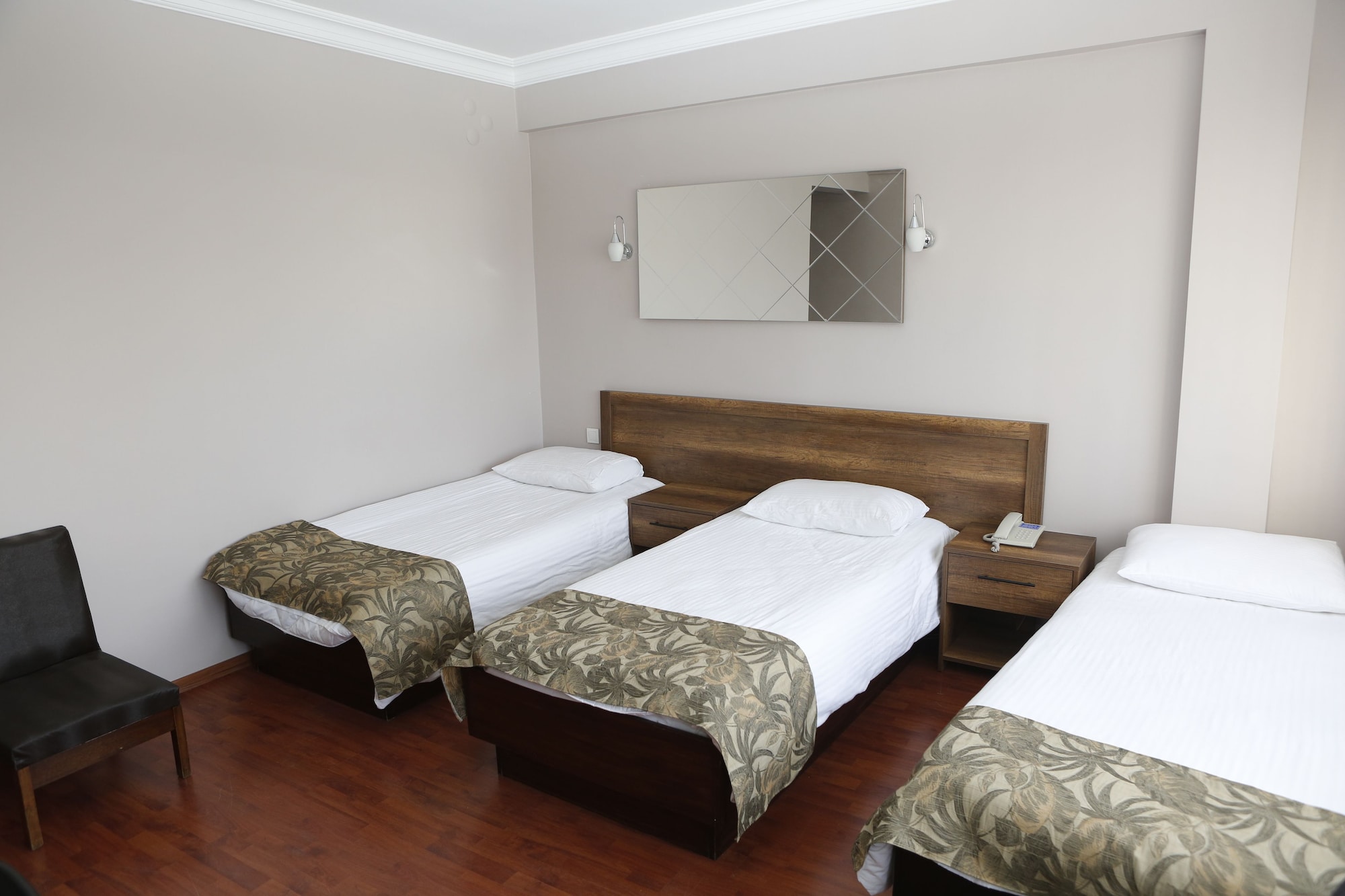 STANDARD, TRIPLE, 3 BEDS, CITY VIEW