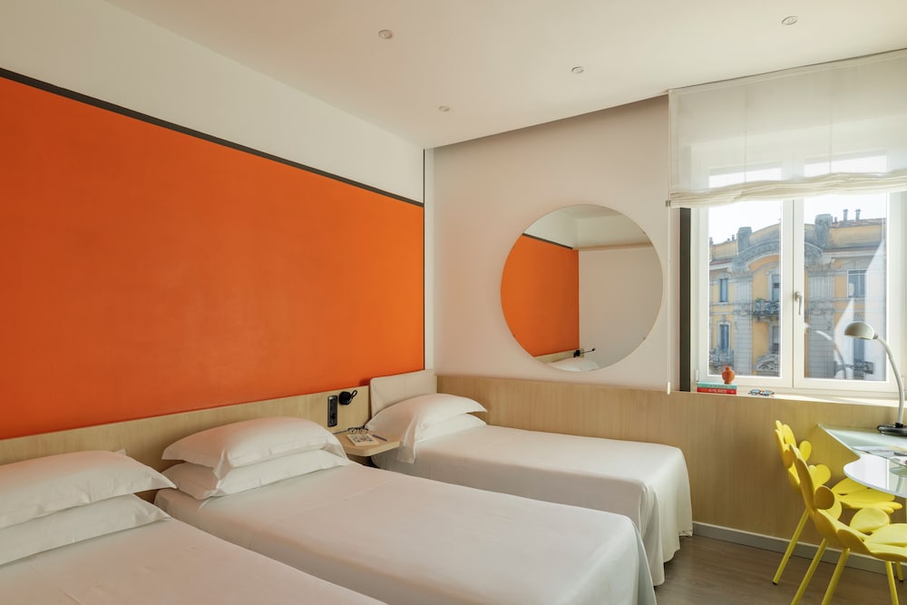 Mediolanum Hotel 30/71