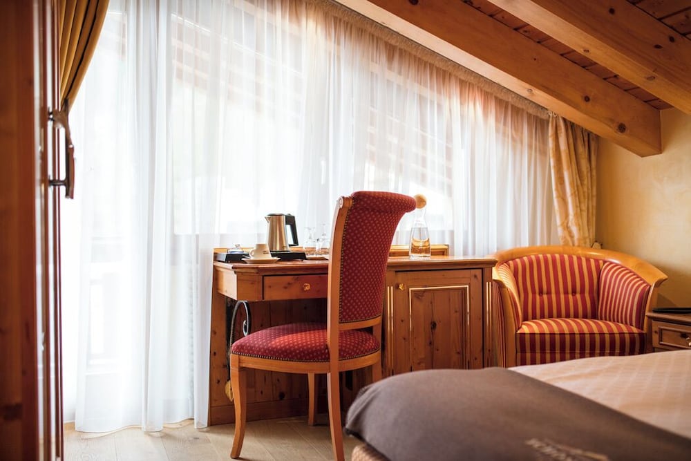 Chalet Hotel Schonegg 36/49