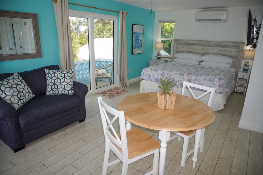 Pearl Beach Inn 16/54