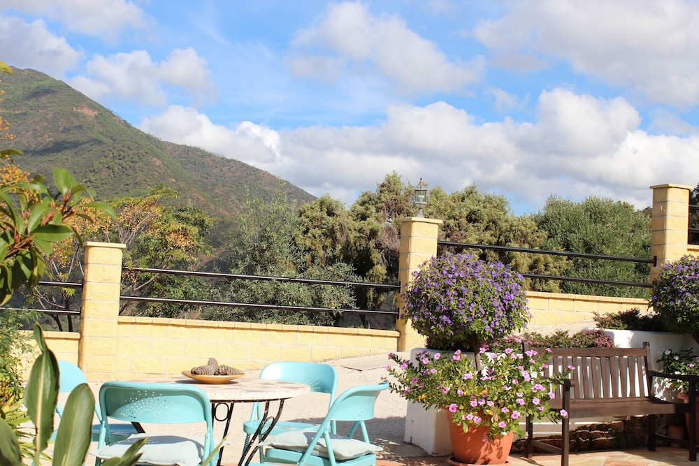 Los Jarales Hotel 5/73