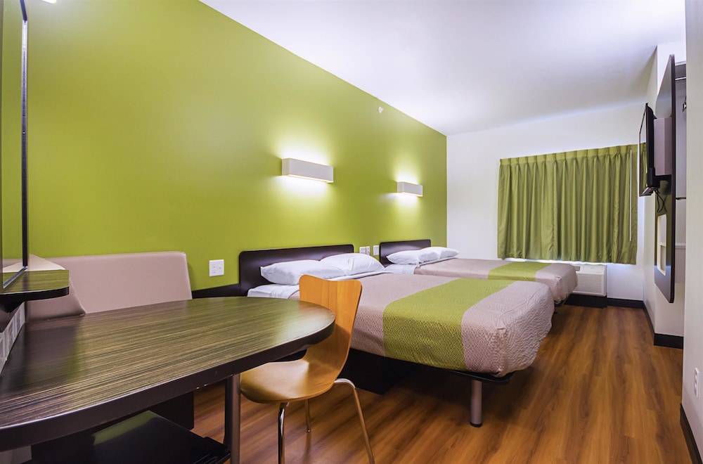 Days Inn by Wyndham South Bend /Notre Dame 16/35