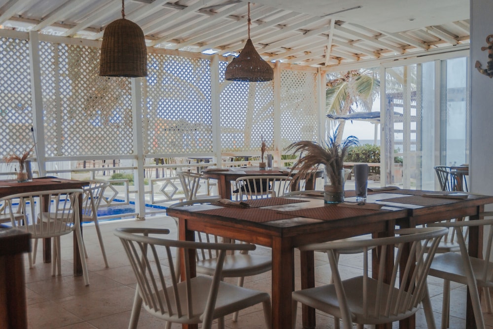 HOTEL SAN LUIS BEACH HOUSE 40/54
