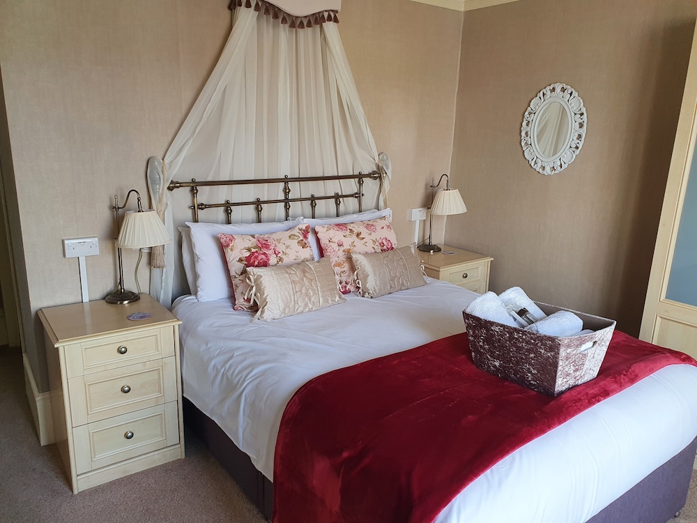 The Braemar Hotel 6/50