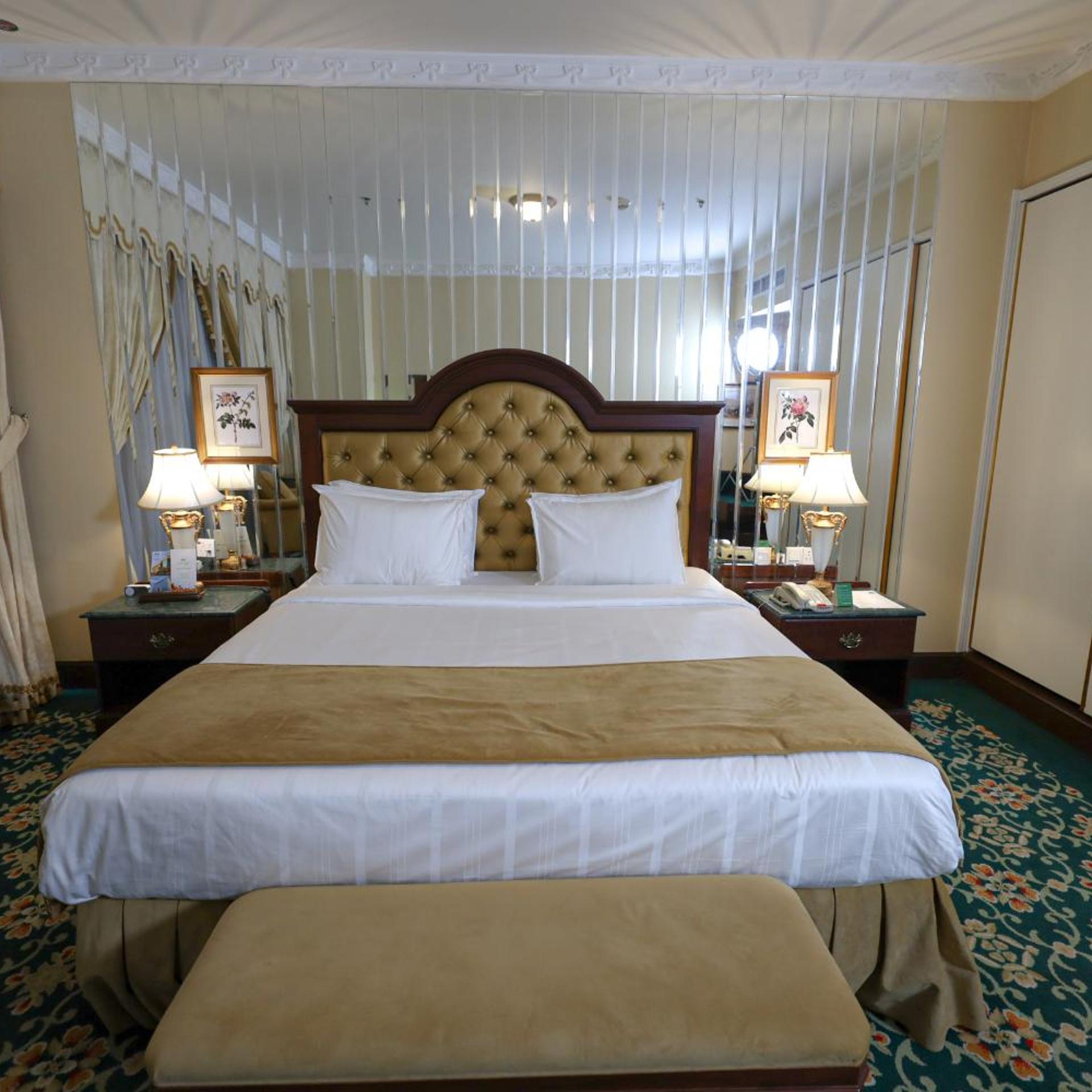 Premium suite king