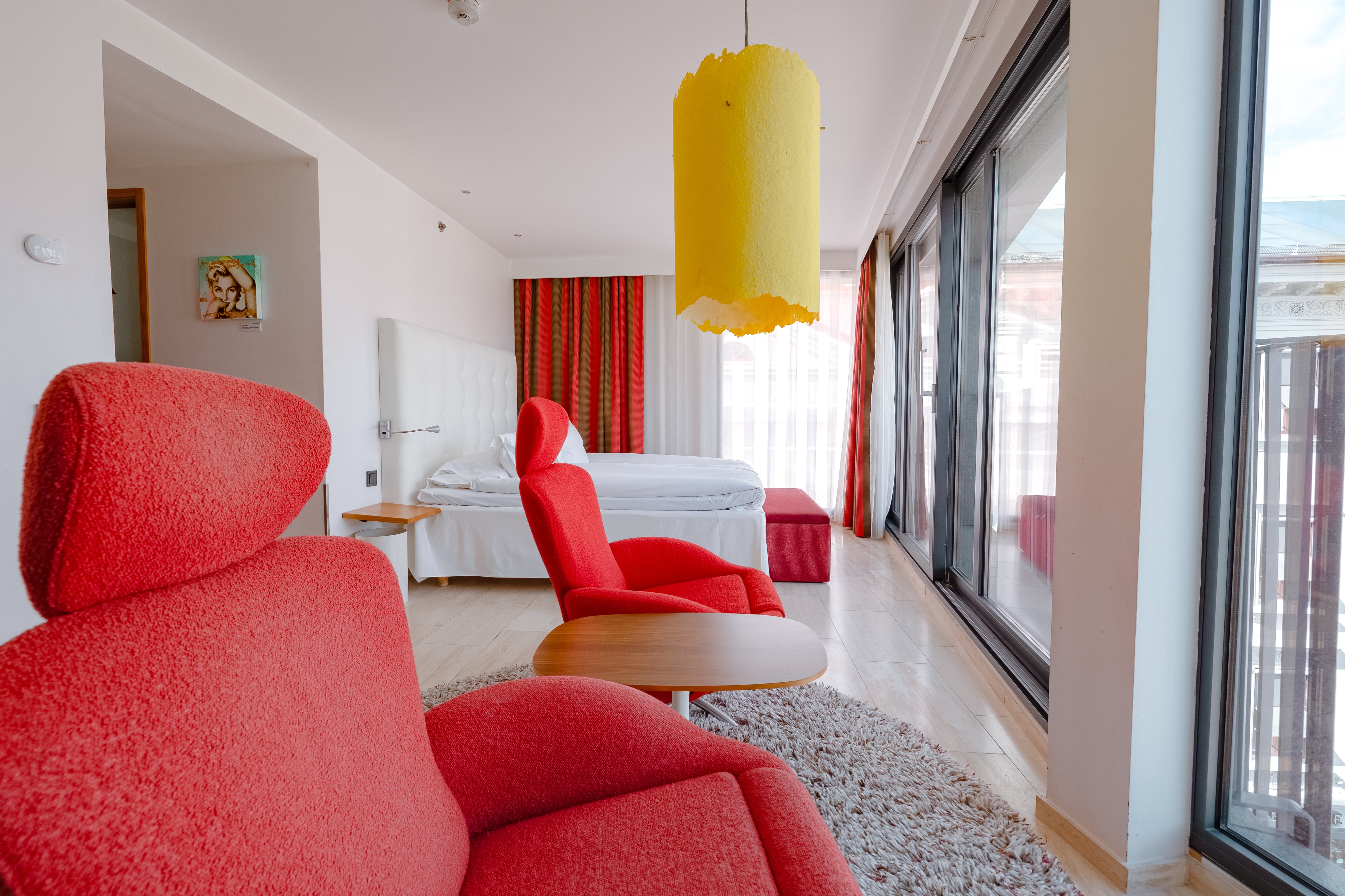 Avalon Hotel 30/48