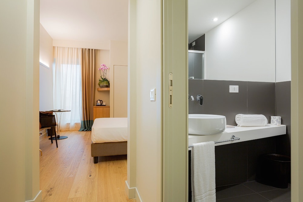 Hotel Politeama 26/69