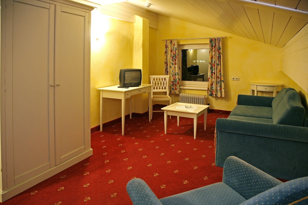 Hotel Schneeberger 54/75