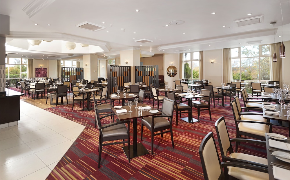 Doubletree By Hilton Dartford Bridge 66/84
