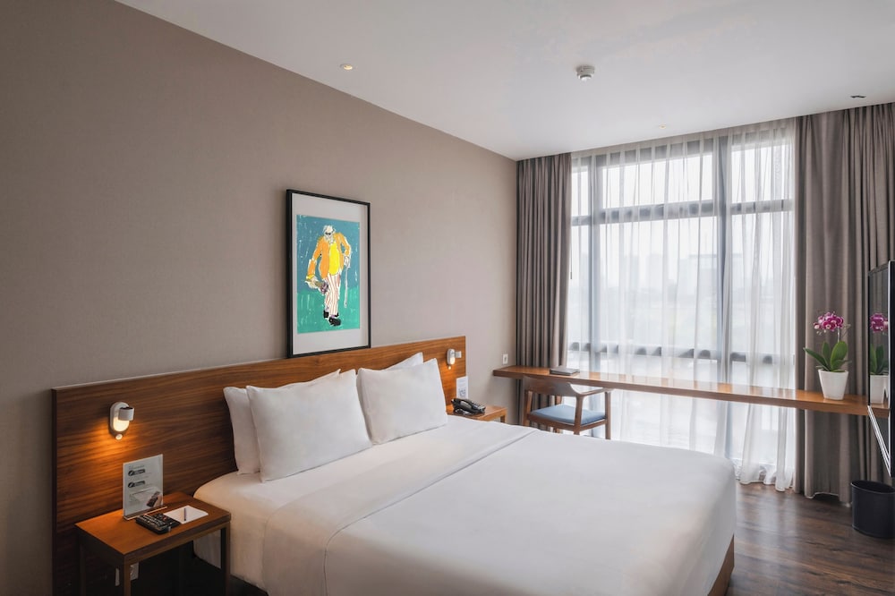 Veranda Serviced Residence @ Puri 18/74
