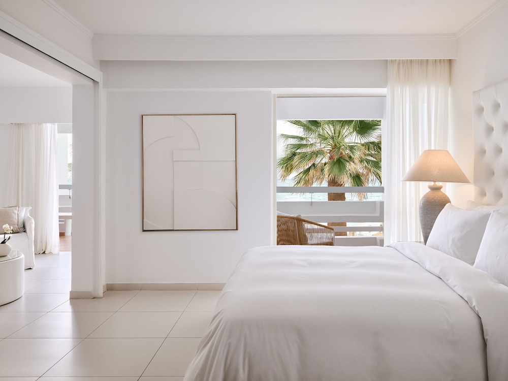 White, Family, King and Twin Beds, Sea View