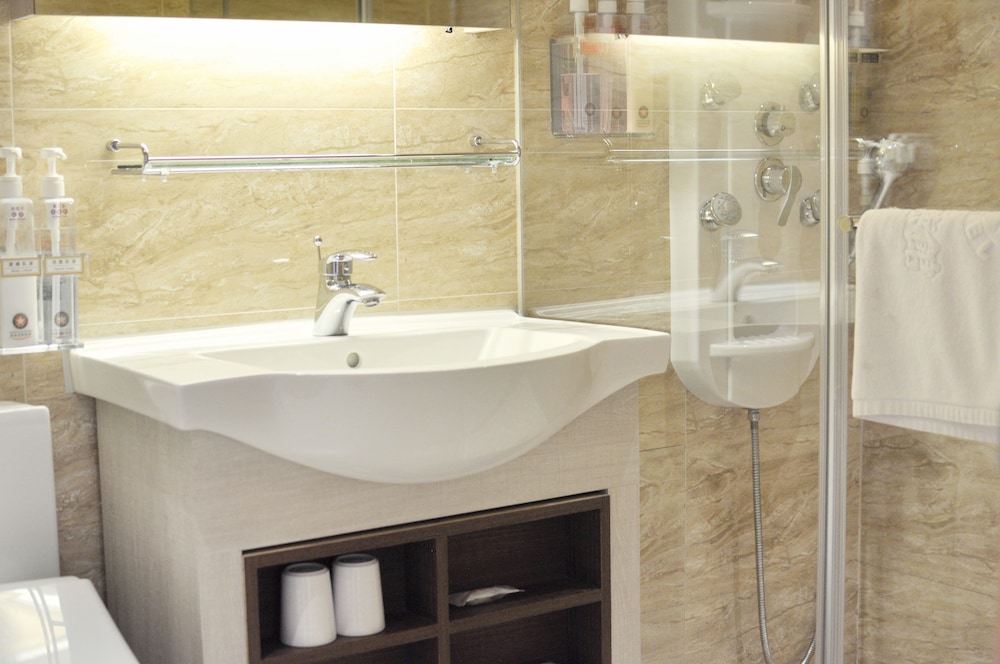 Kindness Hotel Zhongshan Bade 12/56