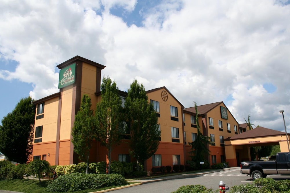 Evergreen Inn And Suites 2/59