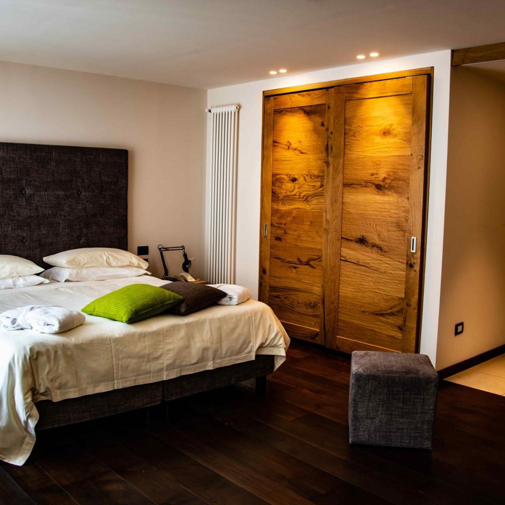 Dufour Hotel 16/42