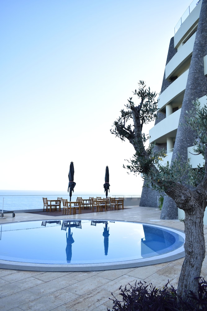 Madeira Regency Cliff - Adults Only 38/50