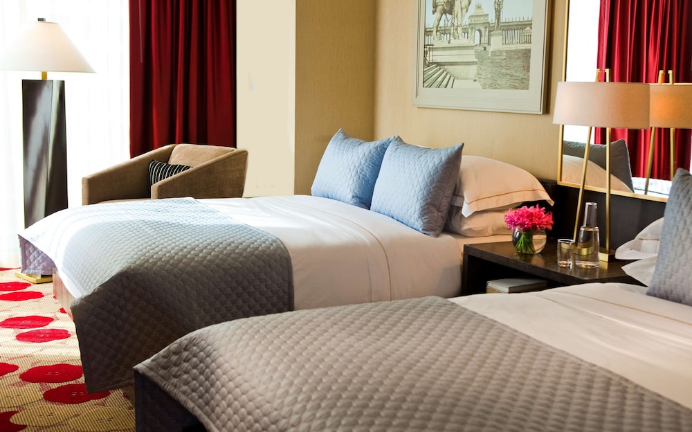 Hotel 505 River North 11/75