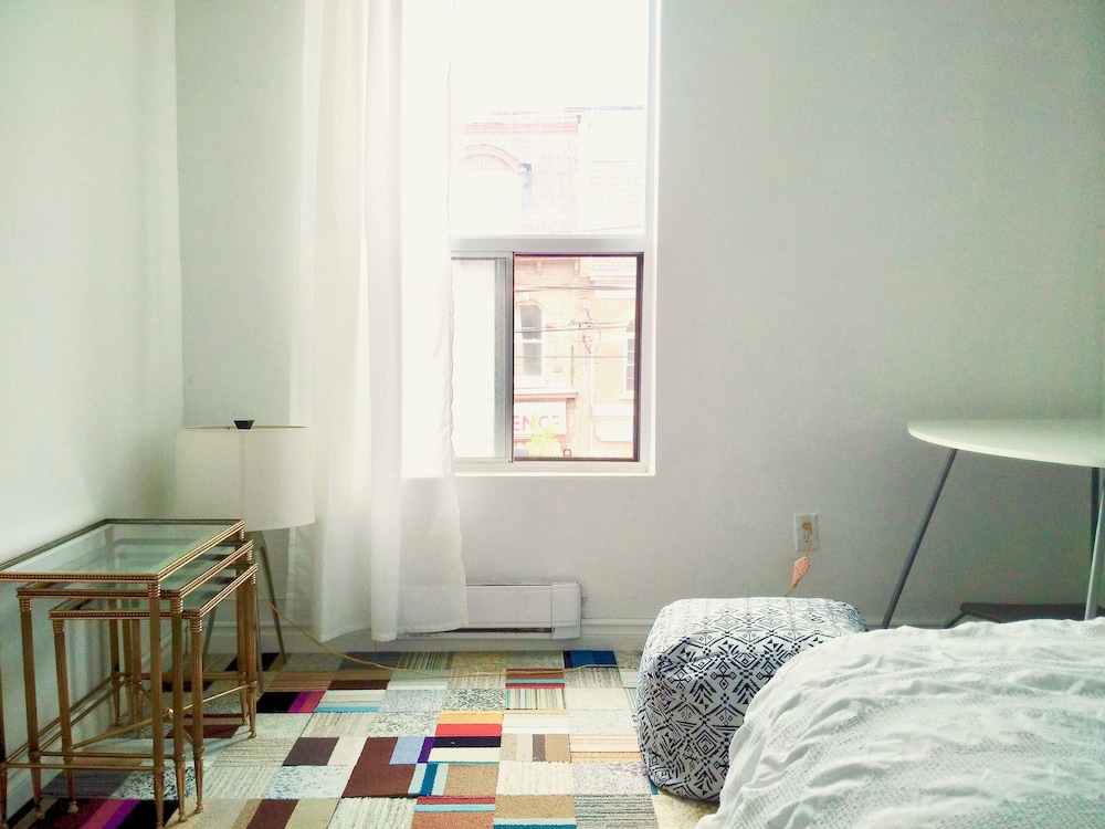 The Parkdale Hostellerie 24/66
