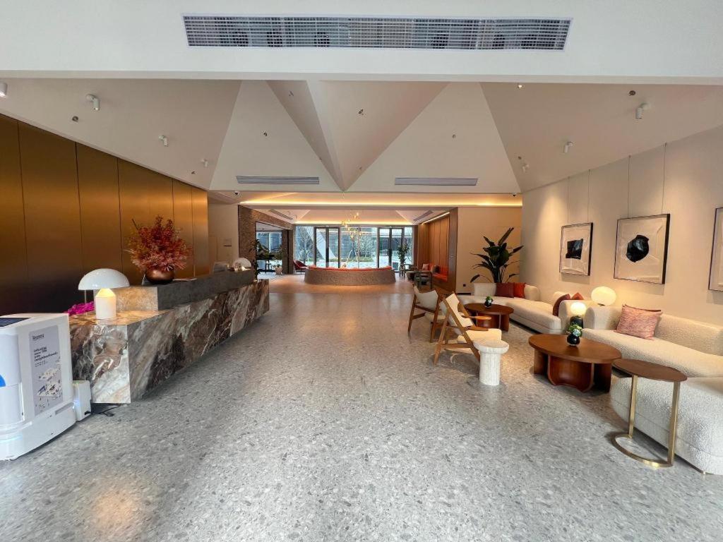 base-CAOHEJING Hotel Residence 33/40