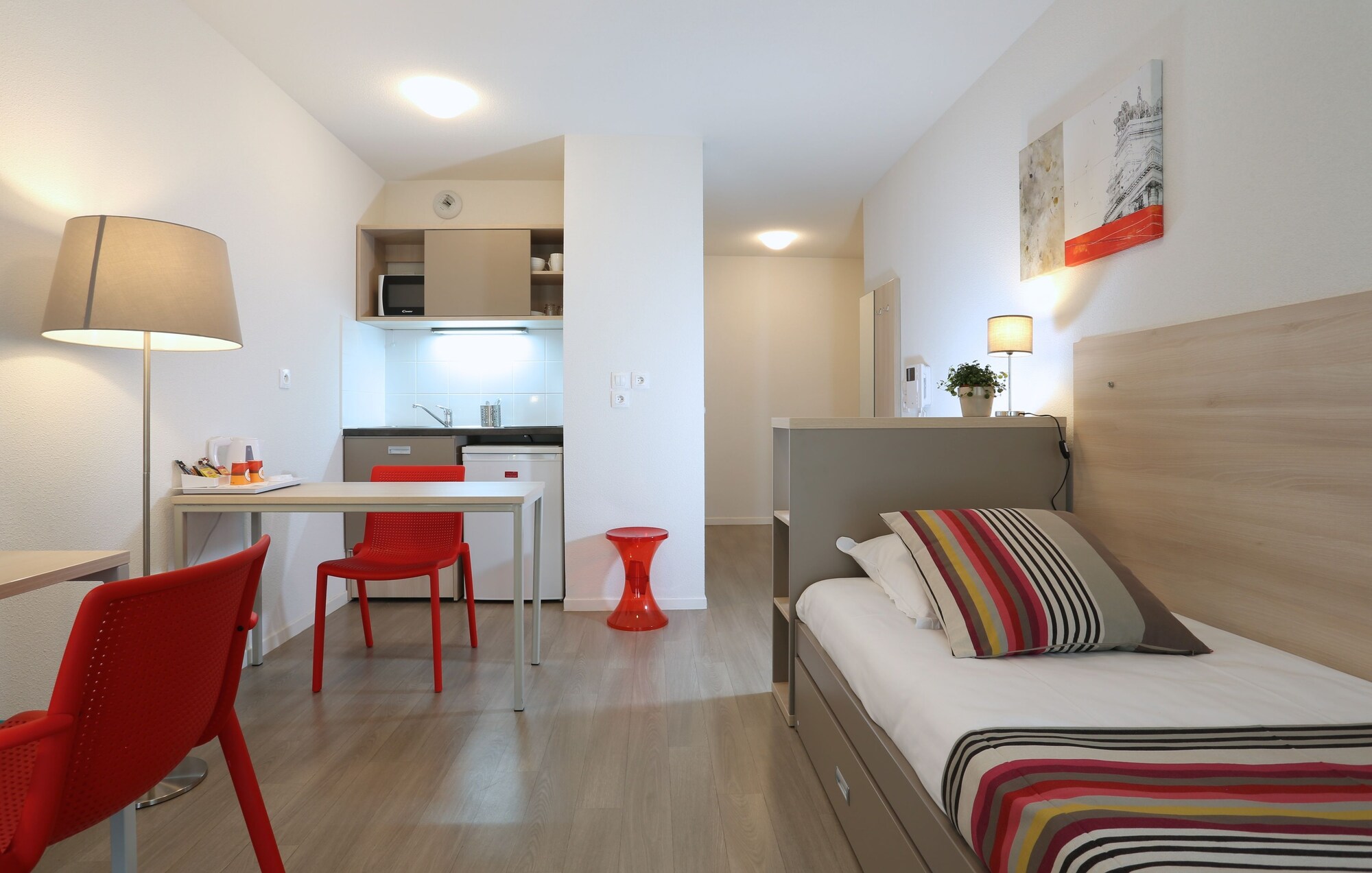 STUDIO, SINGLE BED
