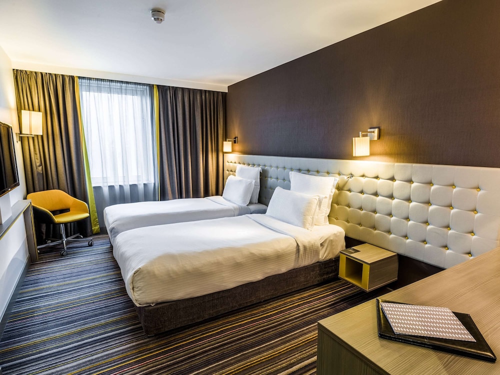 CLASSIC, TWIN BEDS