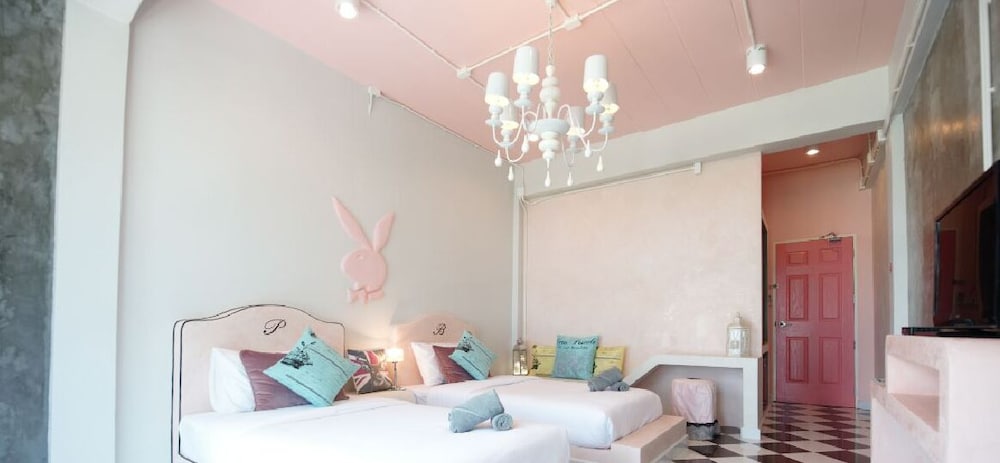 SUPERIOR, TWIN BEDS, SEA VIEW