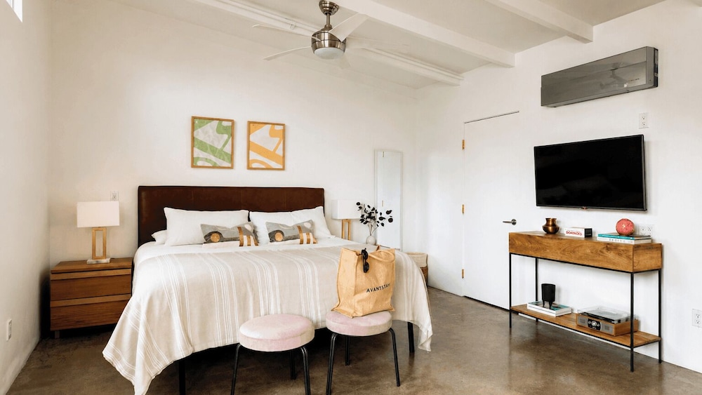 The Wesley Palm Springs 18/75