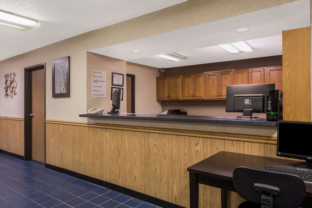 Super 8 By Wyndham Potosi 4/29