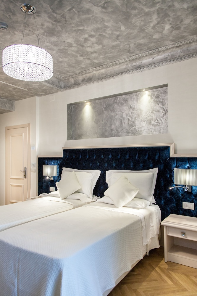 Hotel Aurelia 22/75