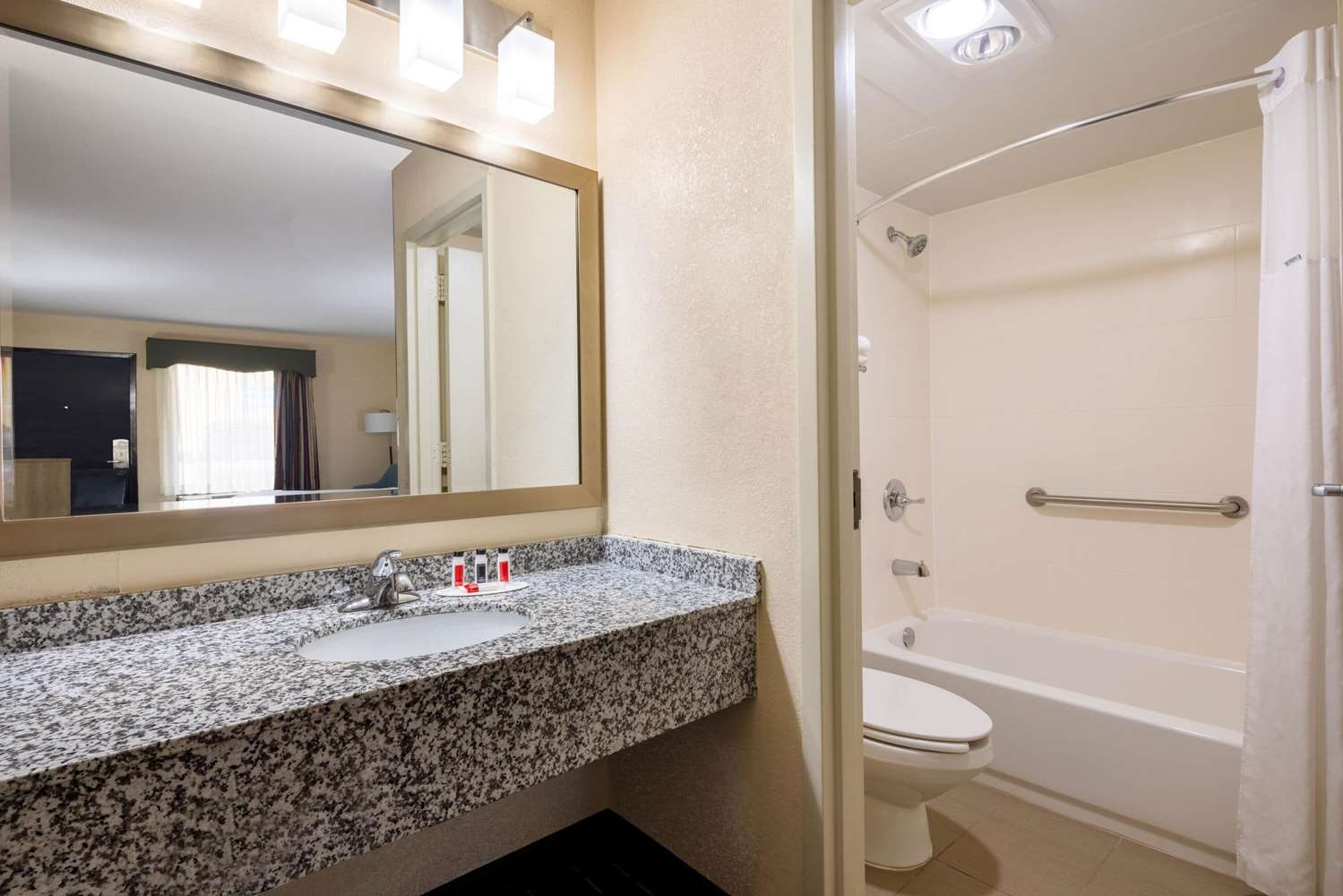 Days Inn by Wyndham Murphy 42/45
