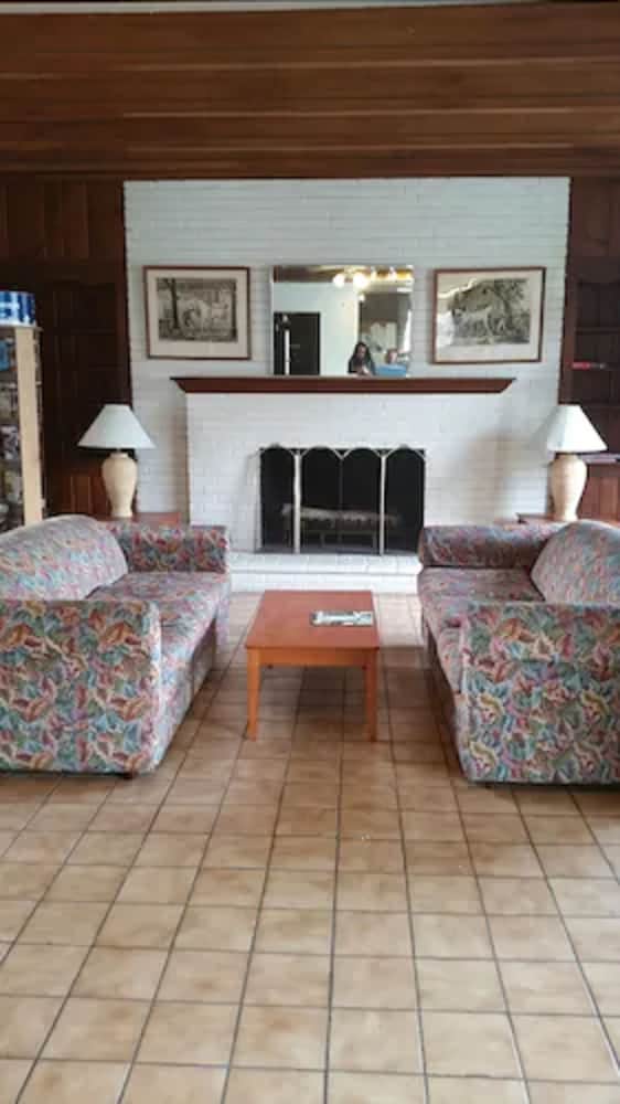 The Virginia Lodge 22/22