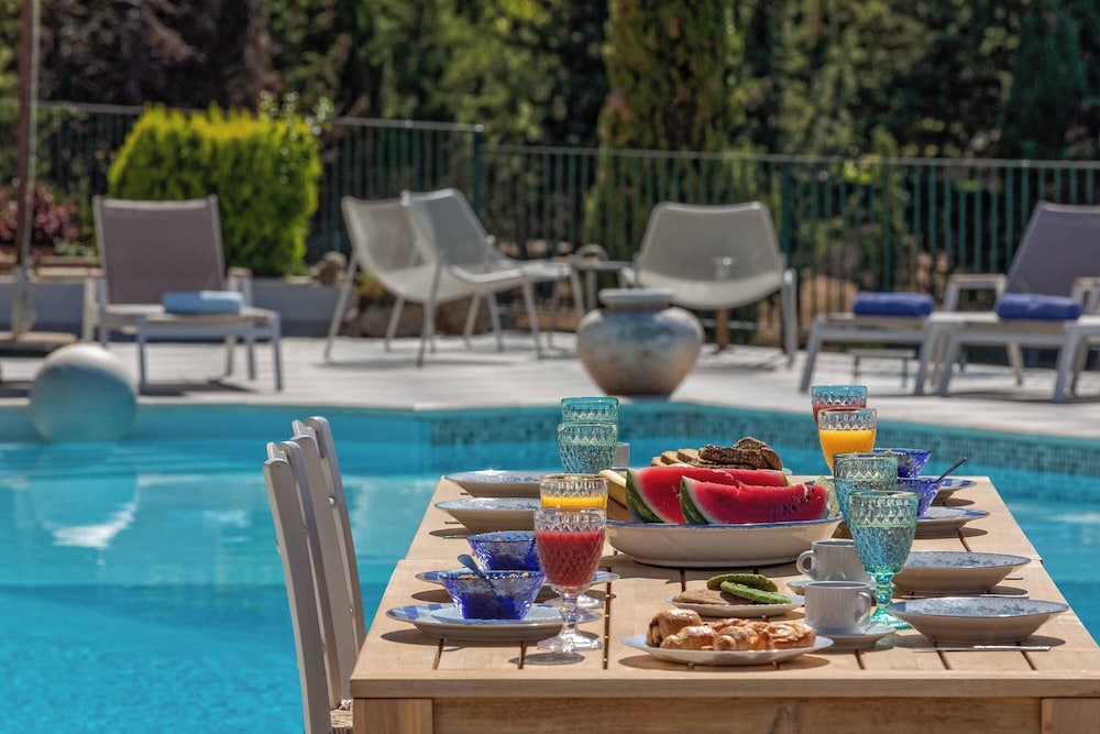 Garbis Villas 40/50