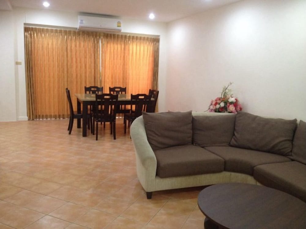 Baan Somprasong Apartment - Na Jomtien 28/50