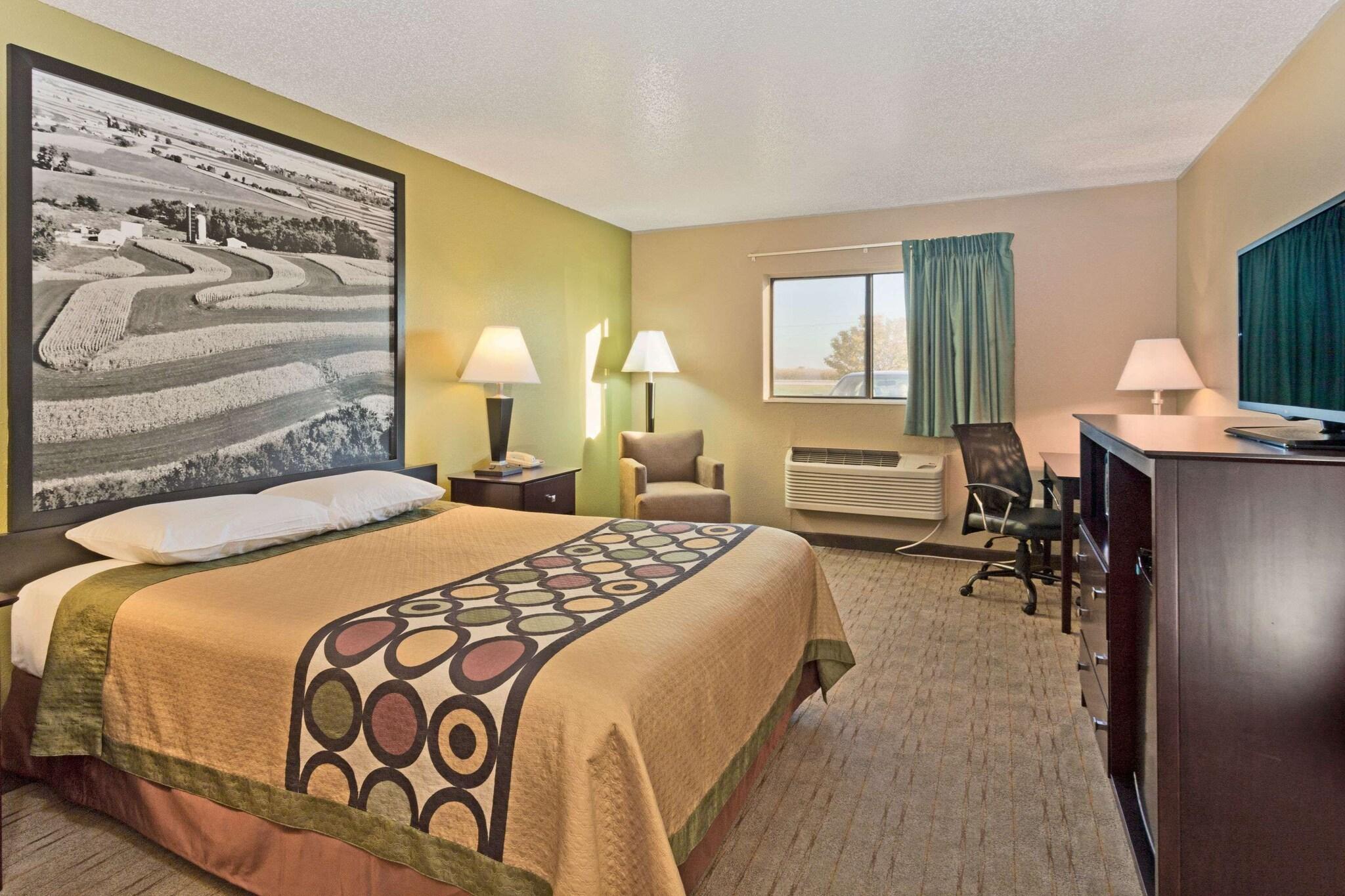 Super 8 By Wyndham Rochelle 20/30