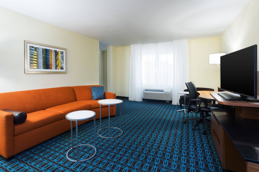 Fairfield Inn and Suites Odessa 15/20
