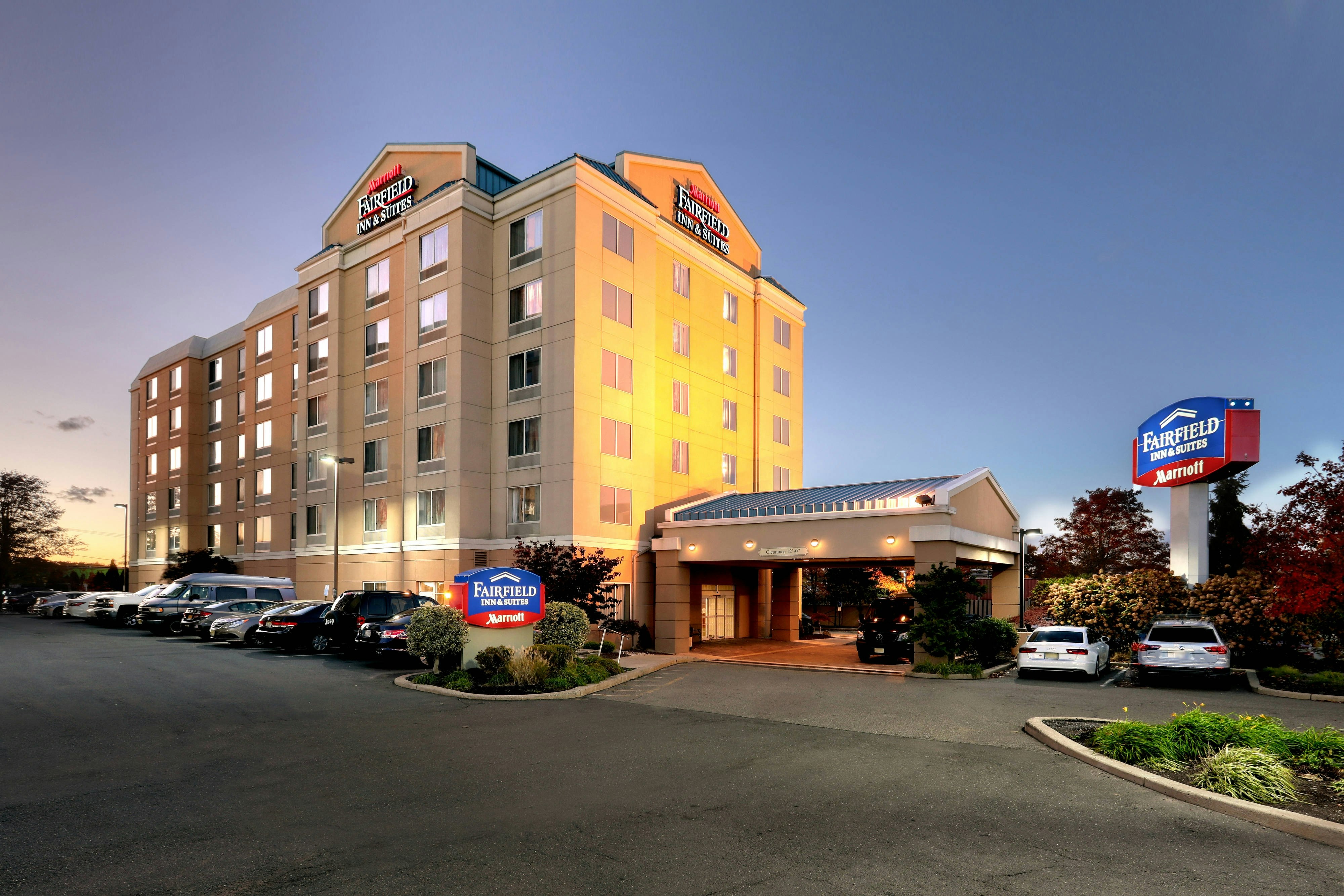 Fairfield Inn Suites Woodbridge 1/8