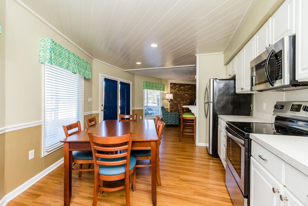 Country Club Villas 46/67