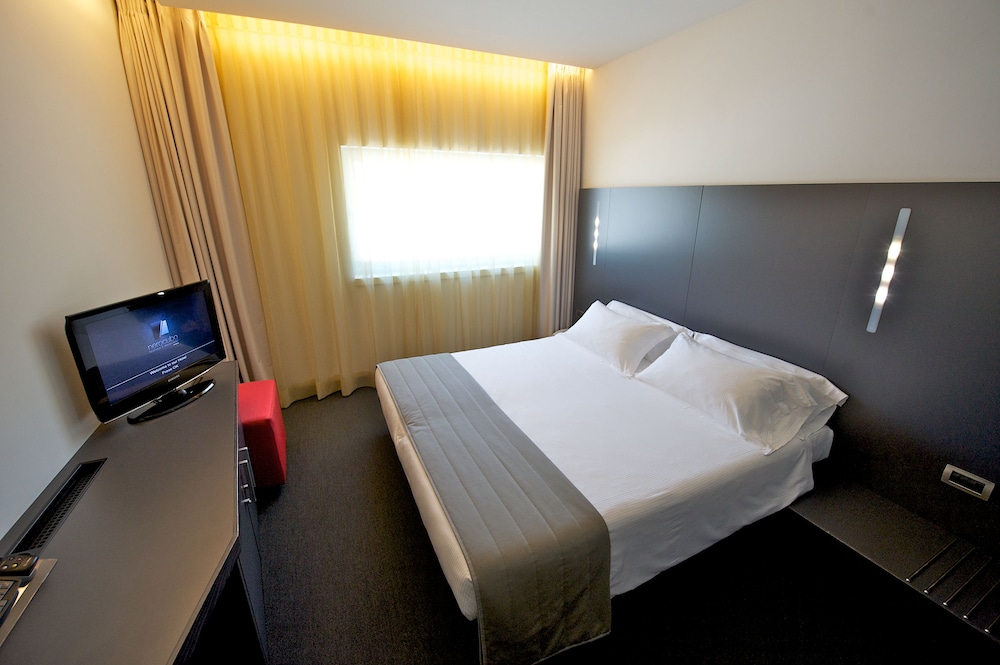 Mercure Nerocubo Rovereto 39/48