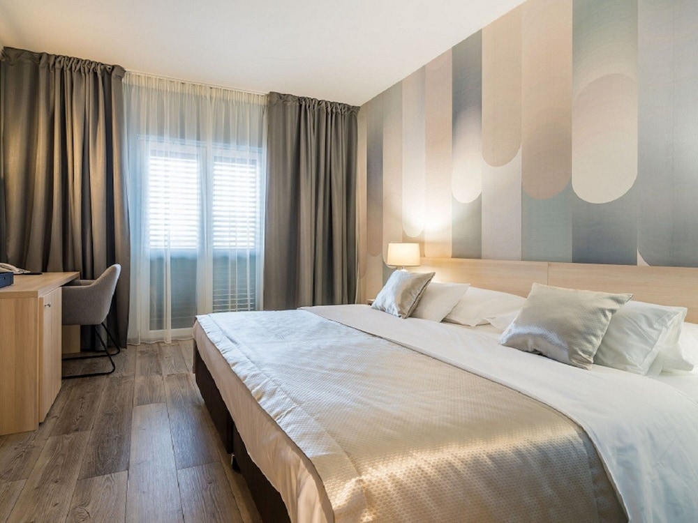 CLASSIC, DOUBLE BED, BALCONY