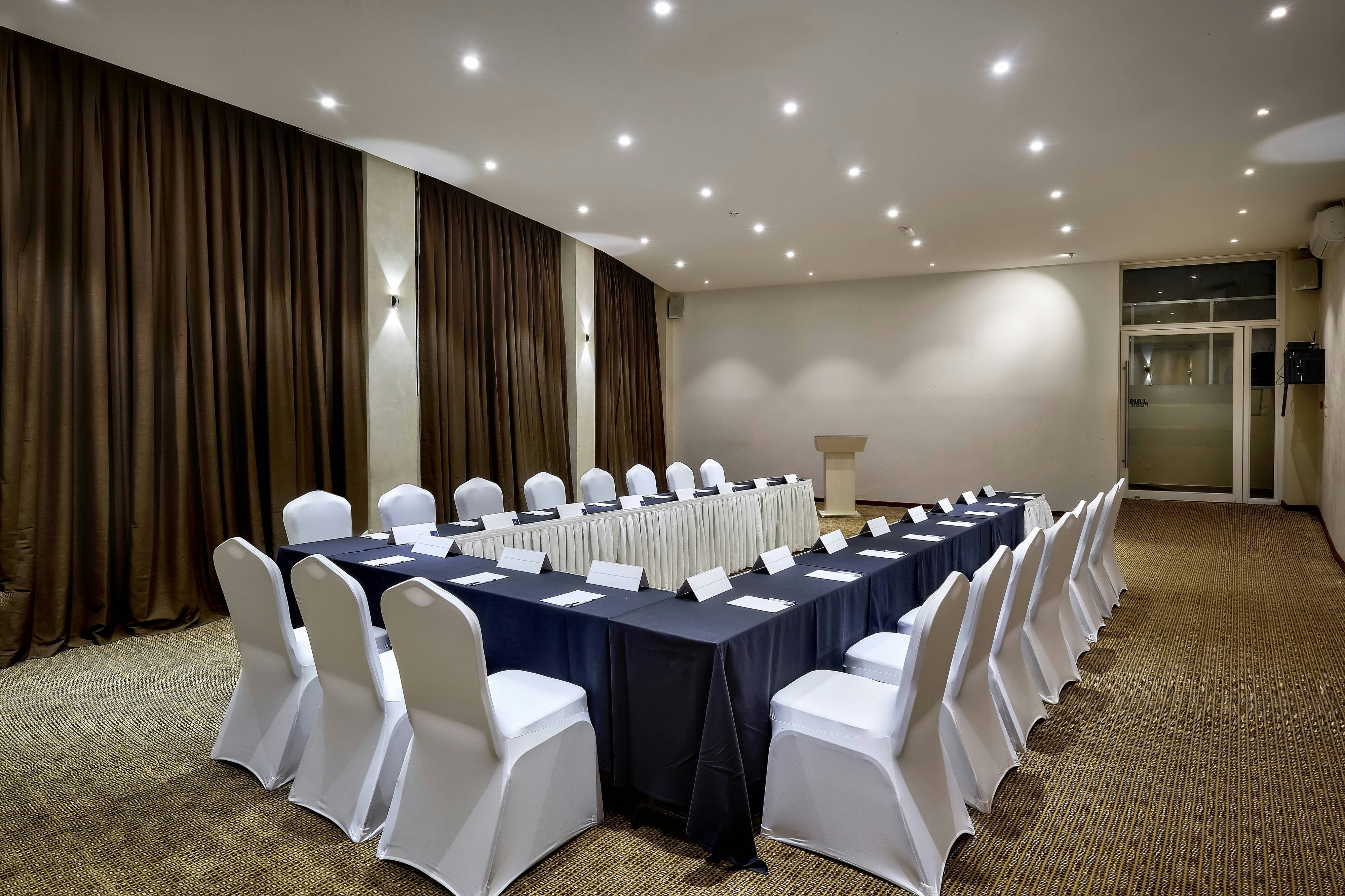 Protea Hotel Kampala Skyz 41/44