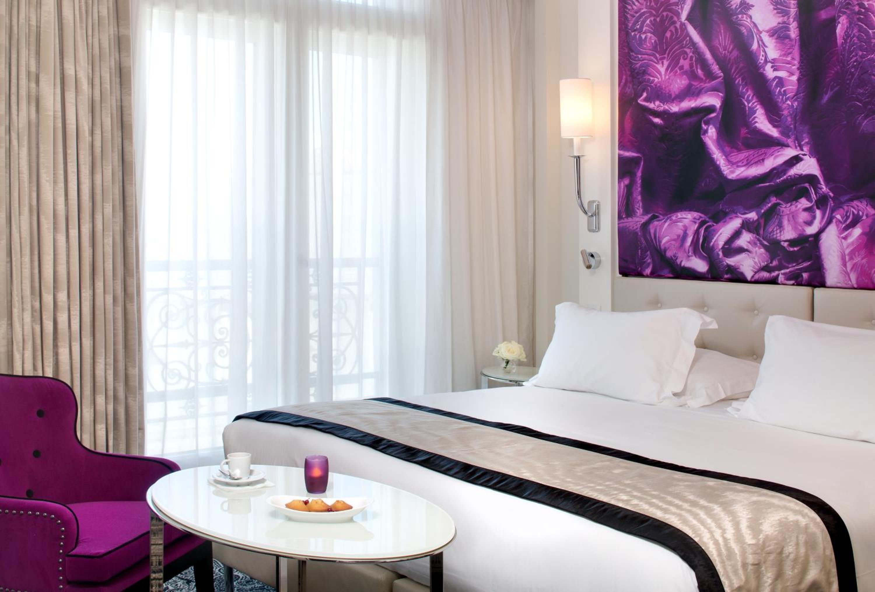 DELUXE, DOUBLE BED