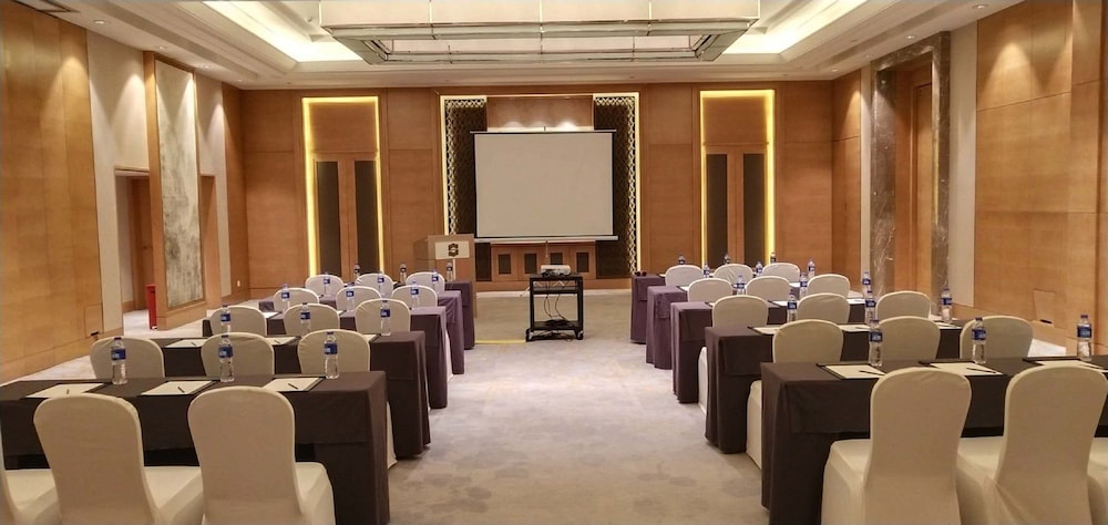 Shangri-La Qinhuangdao 30/50