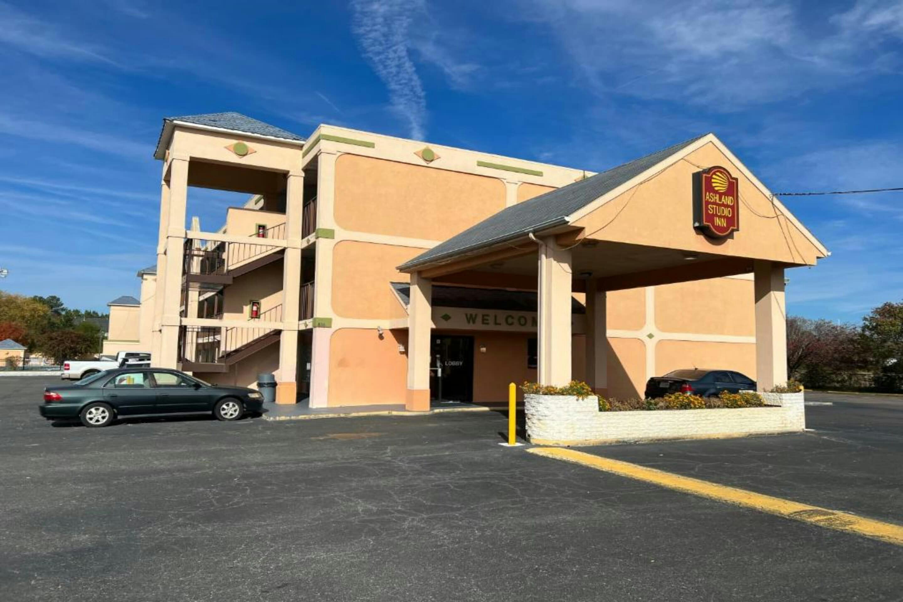 Ashland Studio Inn By OYO Richmond North near Kings Dominion 19/21