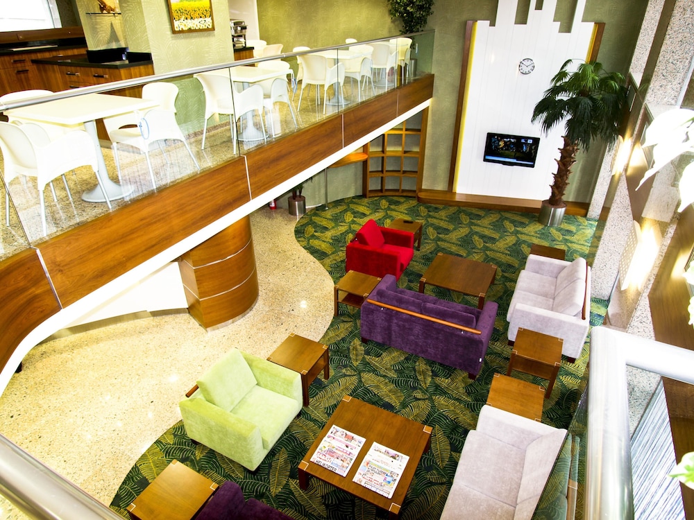 Bella Hotel 12/45