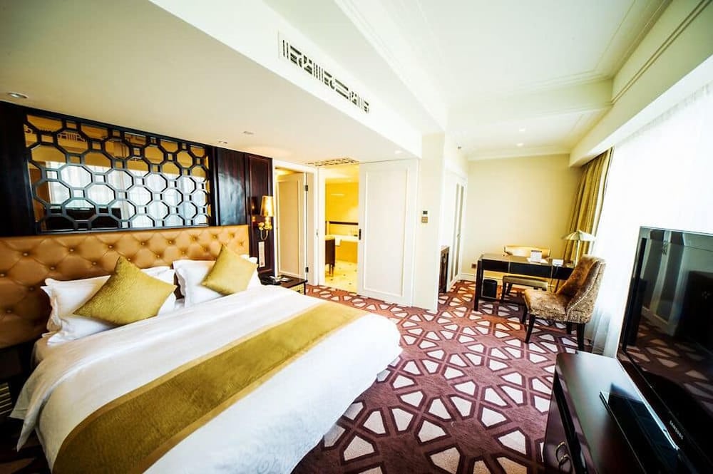 Paramount, Suite, King Bed