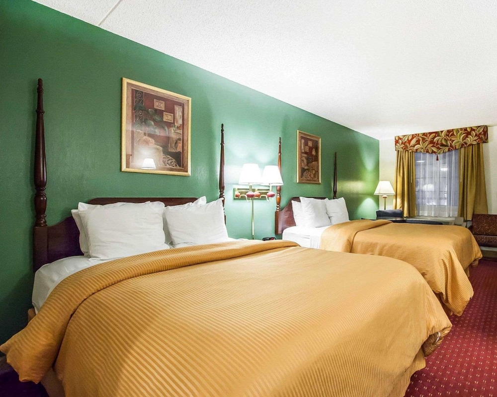 Clarion Inn Branson 18/72