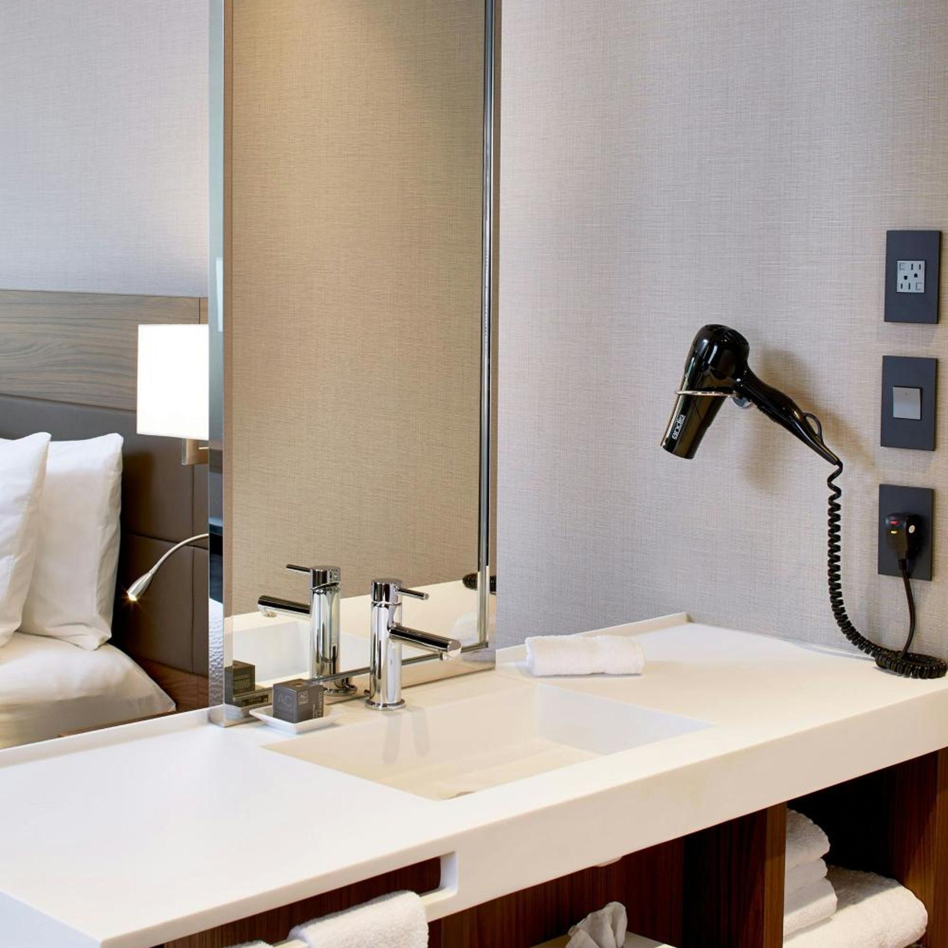 غرفة بسرير كينج لذوي الإعاقة، AC Hotel Atlanta Buckhead at Phipps Plaza 4/5