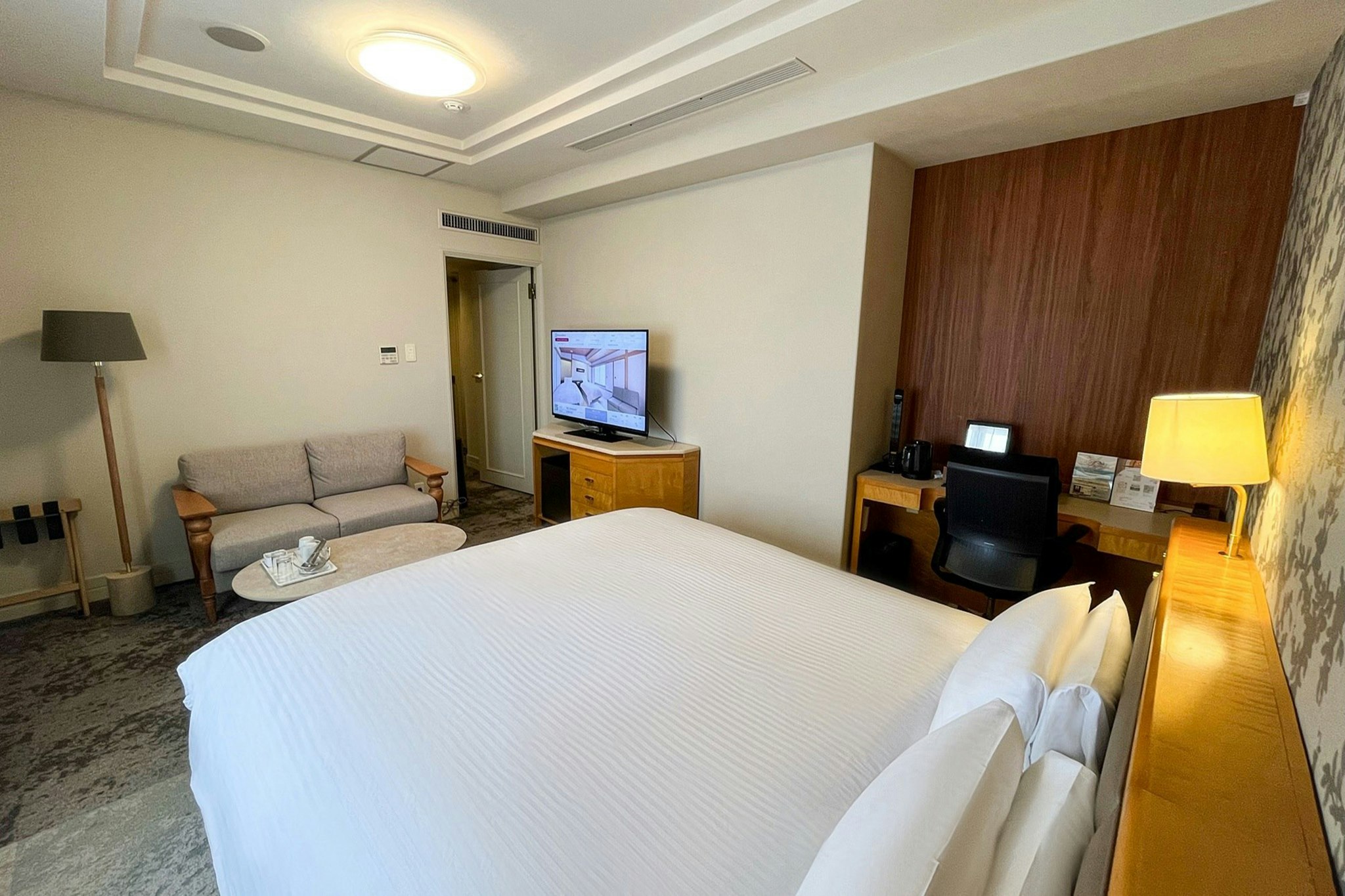 DELUXE, SINGLE, DOUBLE BED
