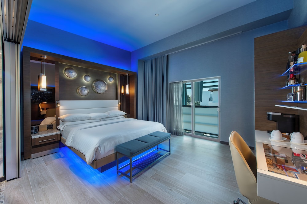 Shade Hotel Manhattan Beach 6/50