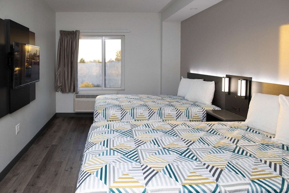 Motel6 Highland, CA – San Bernardino – East 7/35